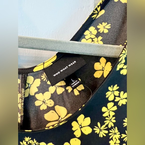 Who What Wear black and yellow floral blouse - Picture 4 of 4